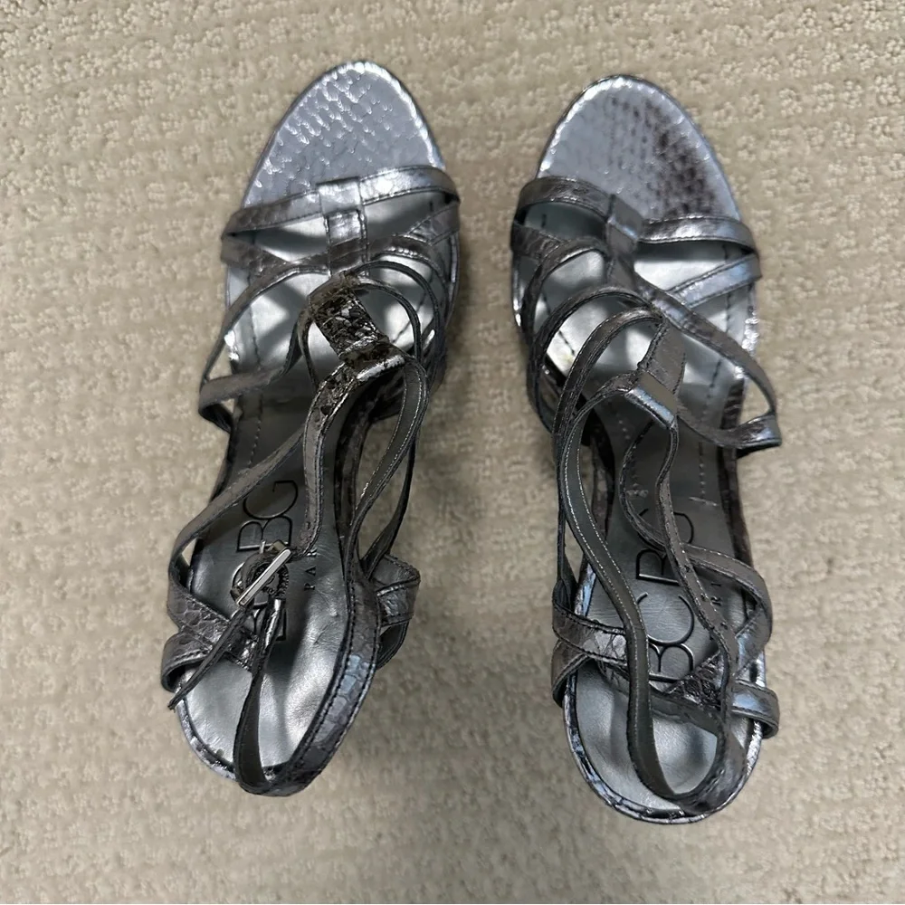 BCBG New Without Box Strappy Platform Snake Pattern Silver Heels Size 5.5! - Picture 9 of 9